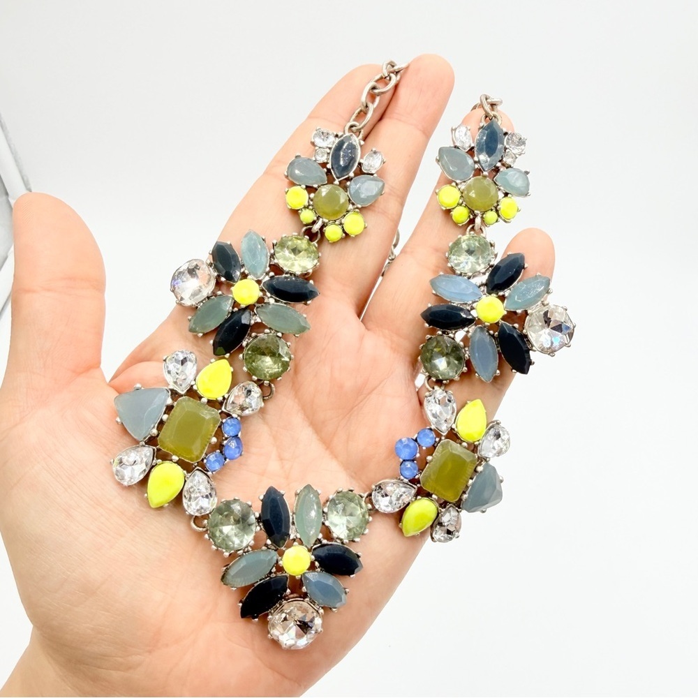 Stella & Dot Elodie Silvertone Floral Statement Necklace Rhinestone - Picture 9 of 10